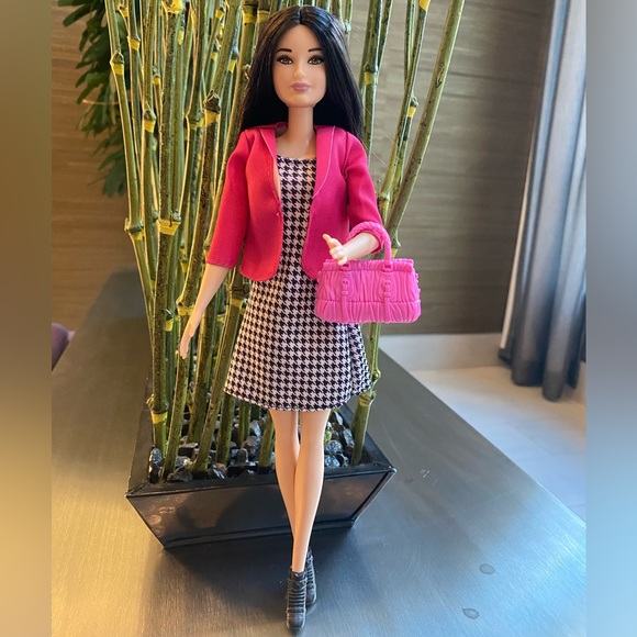 Brand New Mattel Barbie Fashionista - Picture 1 of 13